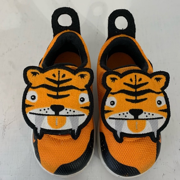 Nike KD XI Little Big Cats Kid’s Sneakers - Picture 2 of 10